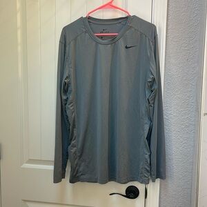 Men’s Nike lightweight long sleeve performance shirt - size L